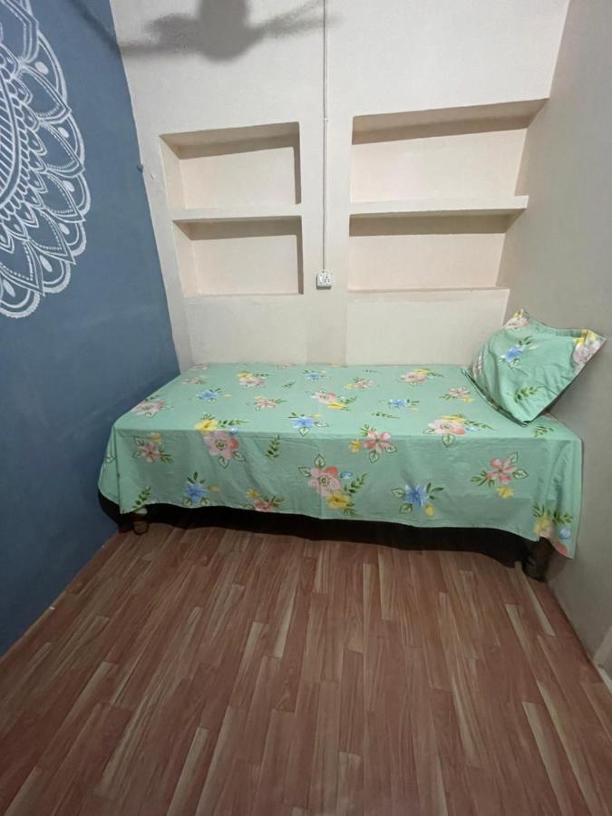 Indra Paying Guest House Varanasi Eksteriør billede