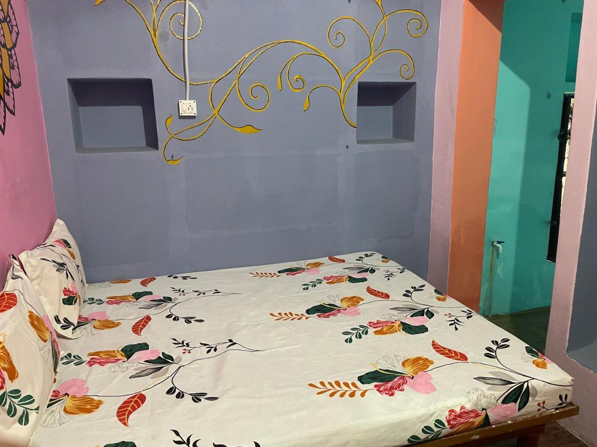 Indra Paying Guest House Varanasi Eksteriør billede